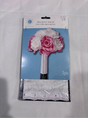 Victoria Lynn Pink & White Floral Bouquet Wrap with Lace Handle
